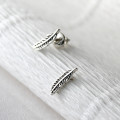 Срібні сережки пусети Перо